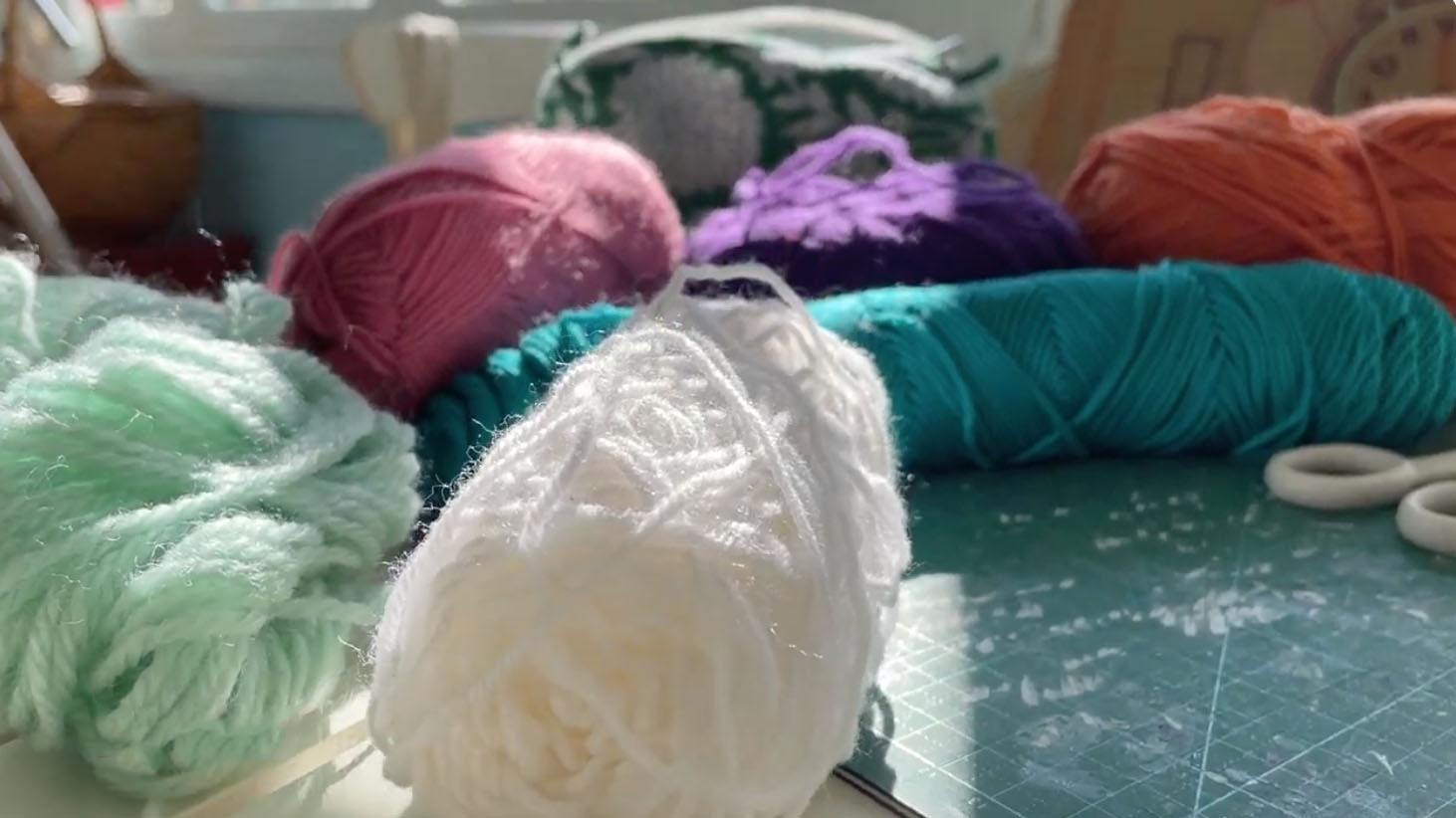 laine broderie carton